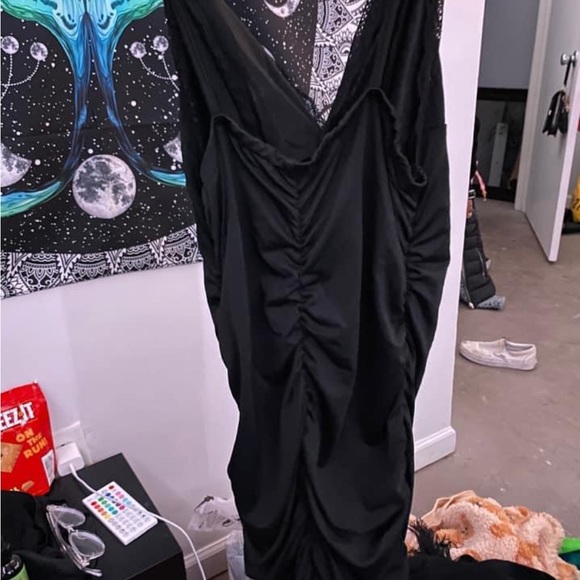 Shein dress ruched - Picture 4 of 4